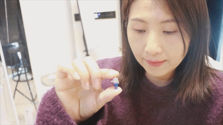 4K Xiaomi humiliates dwarfs by making them fart several times