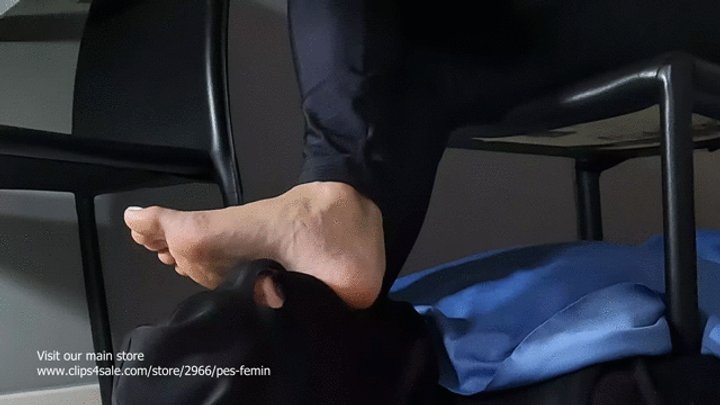 FOOTSTOOL FOR FEET RESTING OF JENIFER LYN FULL EDITION