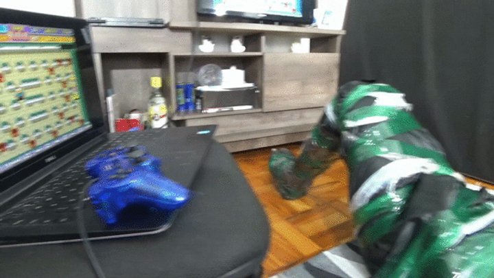 BLONDE SEXY GAMER GIRL FART ATTACK INTO HIS NOSE CLIP 1 BY BIA MELLO AND DANIEL SANTIAGO CAM BY ALINE FULL HD