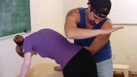 425 - Spanking My Dumb Little Classmate (MP4)