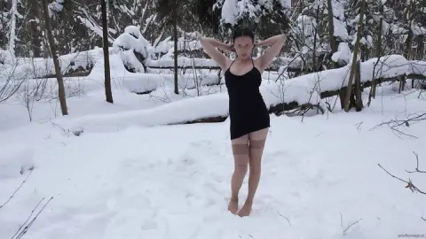 Kris - Her First Snow Challange (MP4 - UHD)