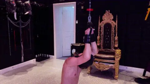 Both hands hung and whipped