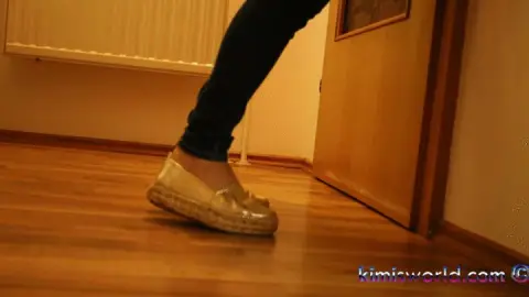 Dangling Temptation – Espadrilles & Wooden Sandals Footplay