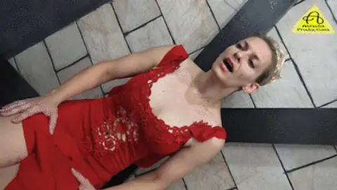 Mad Queen (Nomi vs Viktoria)